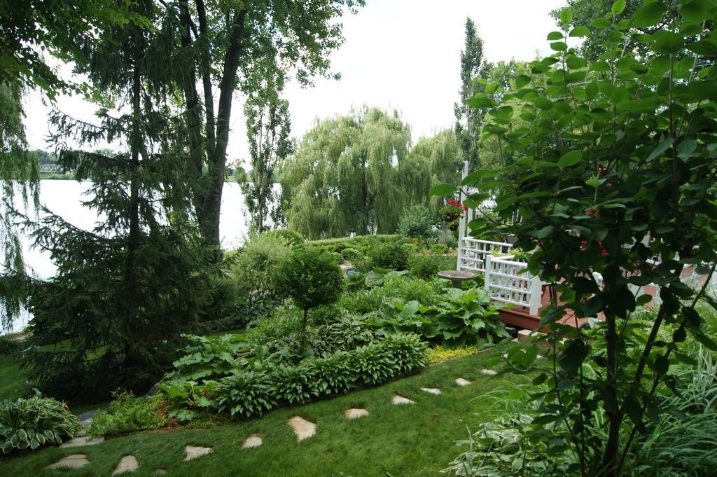 La Belle Aux Berges Bed & Breakfast Saint-Denis-sur-Richelieu Exterior foto
