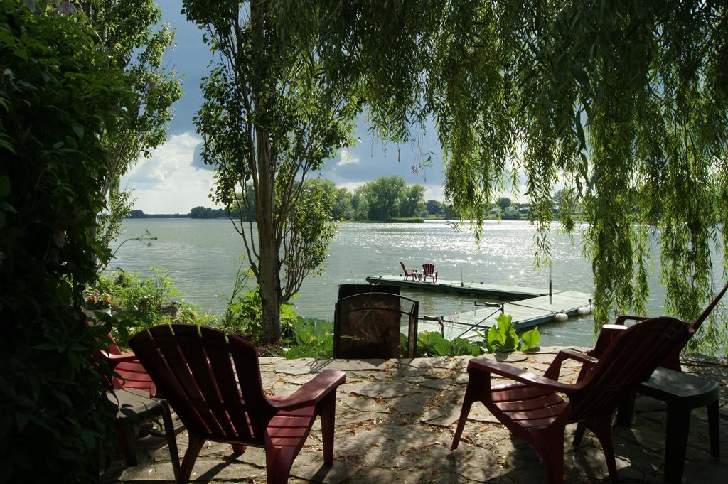 La Belle Aux Berges Bed & Breakfast Saint-Denis-sur-Richelieu Exterior foto